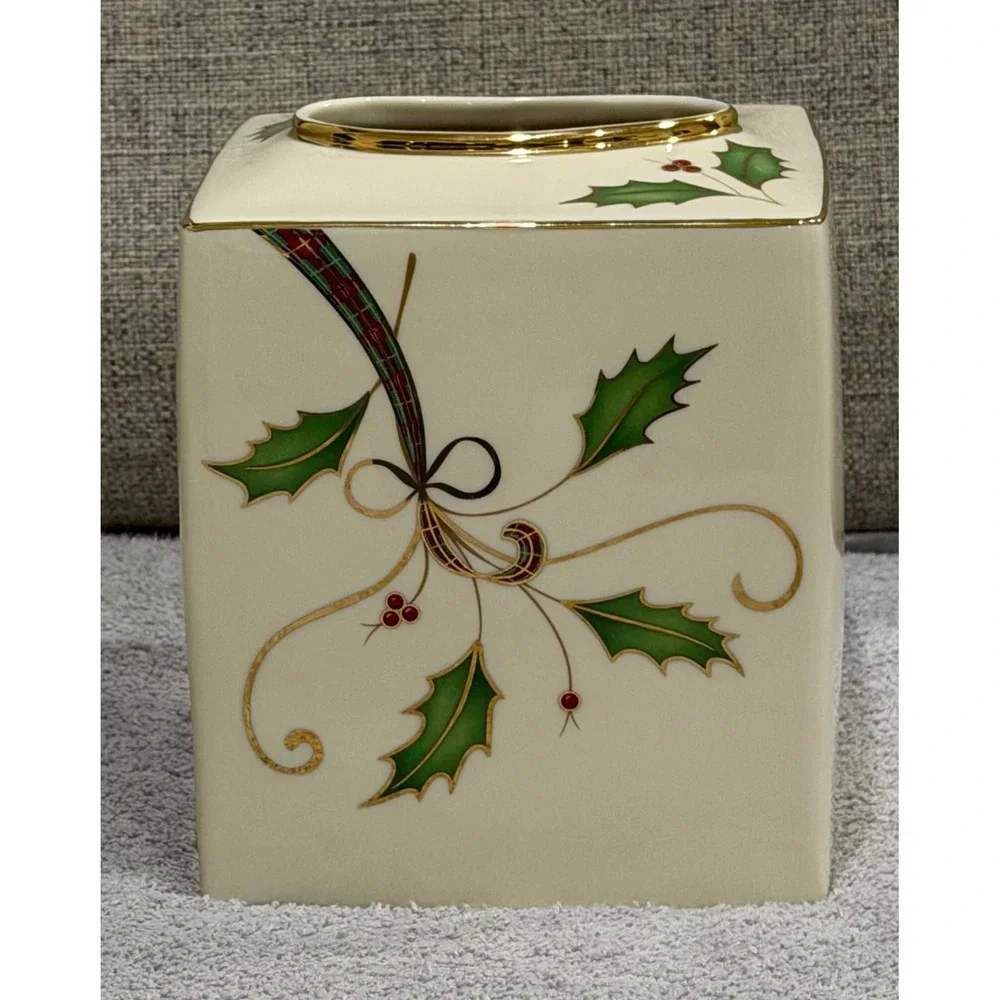 Lenox Holiday Nouveau Tissue Holder Ivory China Gold Trim Holly 6420186 NWT